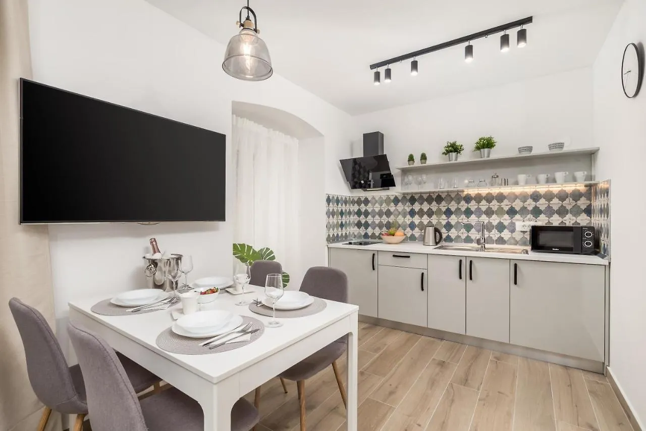 Srnec Apartments - Korzo Rijeka