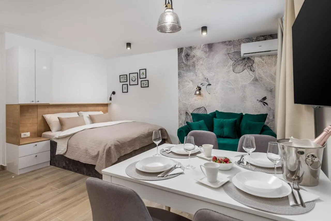 Srnec Apartments - Korzo Rijeka