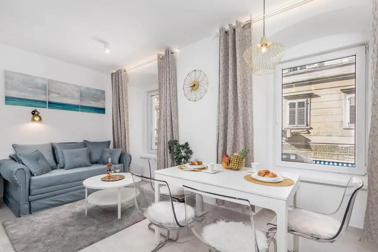 Srnec Apartments - Korzo Rijeka