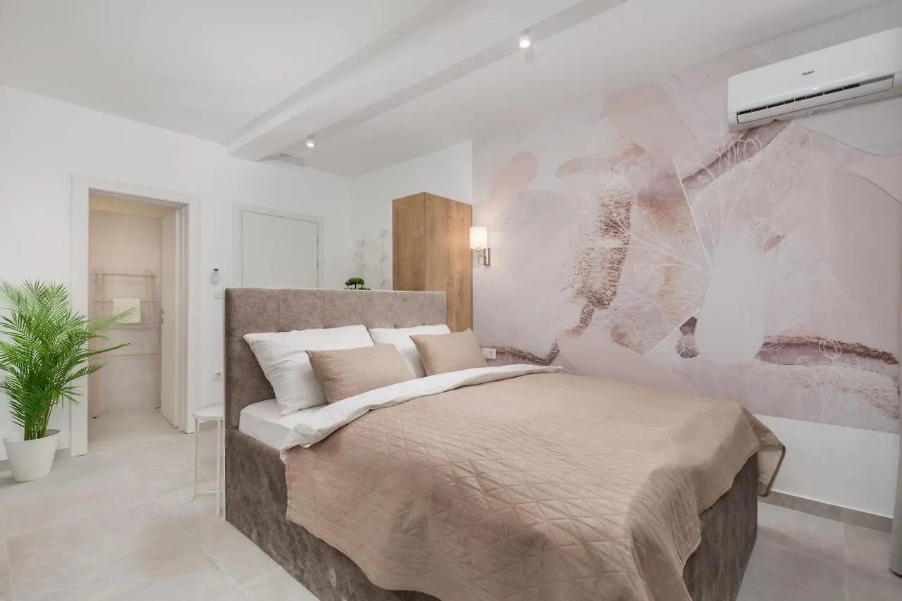 Srnec Apartments - Korzo Ριέκα